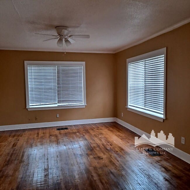 Foto del edificio - 2949 Yale Ave