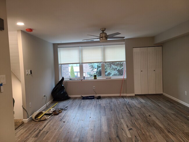 Living Room - 611 Roxborough Ave