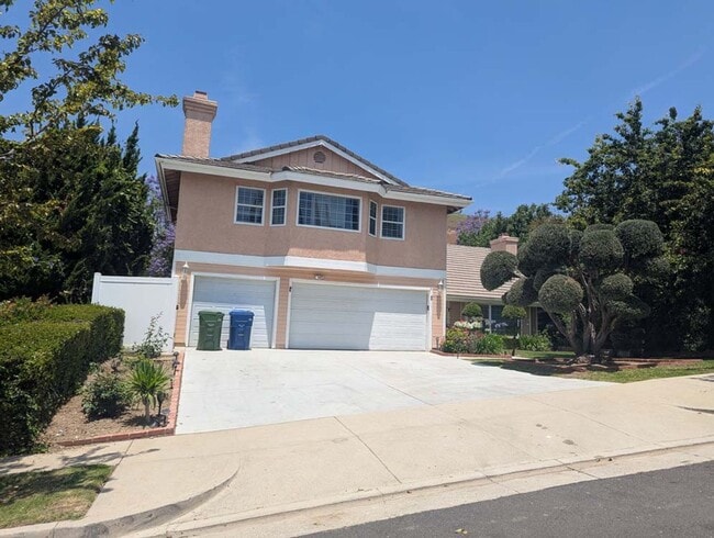 Building Photo - Beautiful and Spacious 4 Bed, 3 Bath Home ...