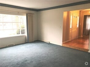 Building Photo - 33403 Cromwell Dr
