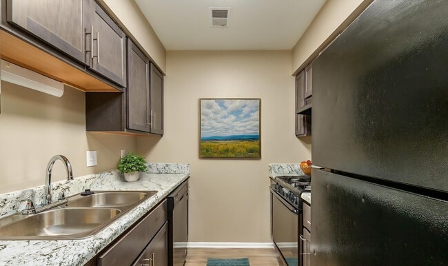 Building Photo - Aspen Chase