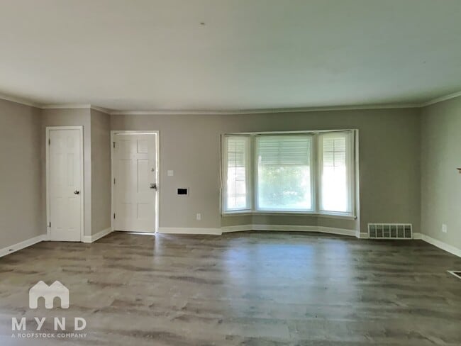 Building Photo - 1082 Lilley Ave