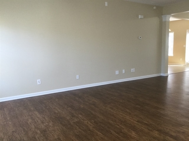 Foto del edificio - 941 Garrison Rd