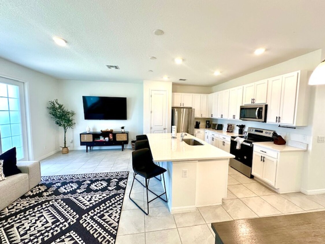 Primary Photo - Townhome for rent with garage in Champions...