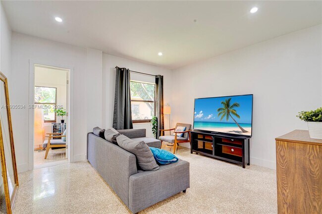 Foto del edificio - 234 NE 111th St