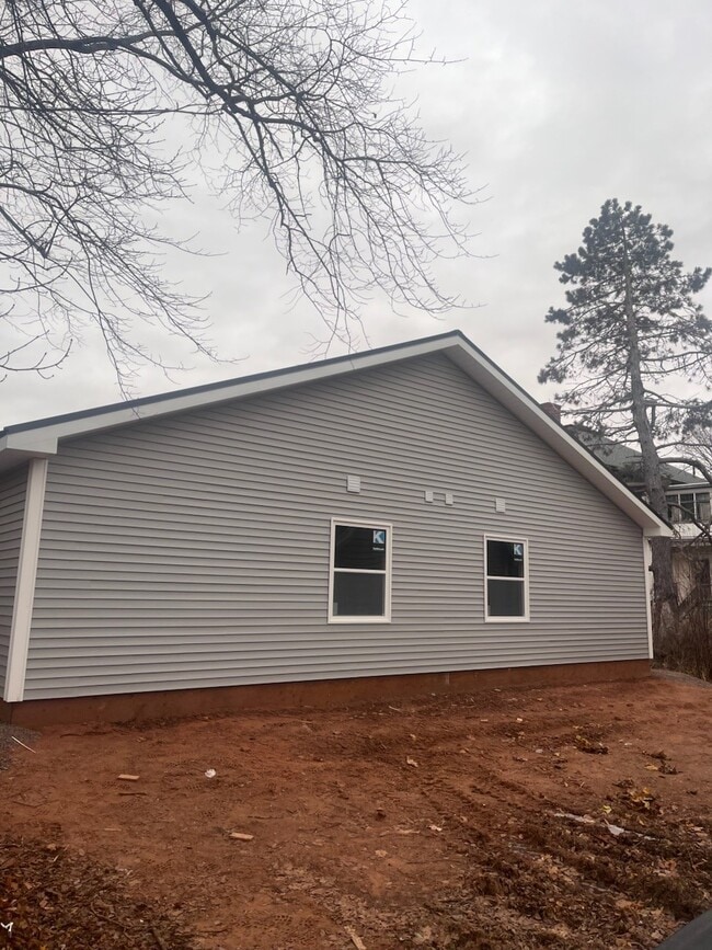 Building Photo - 149 Central St