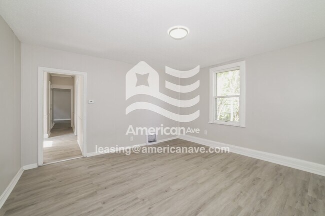 Foto del edificio - 210 E Maywood Ave