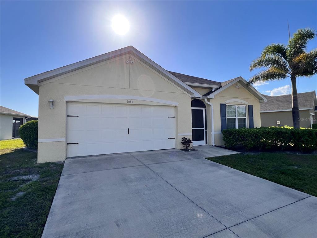 Foto principal - 7053 Waterford Pkwy
