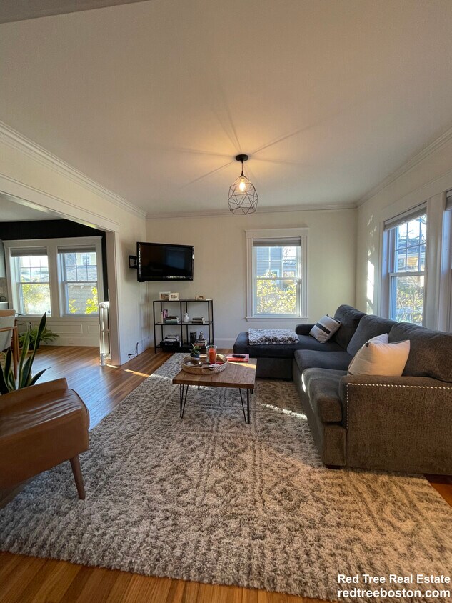 27 Valley Rd Unit 1, Milton, MA 02186 Condo for Rent in Milton, MA