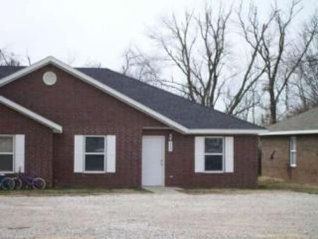 381/383 N Main Ave - 381/383 N Main Ave Apartment