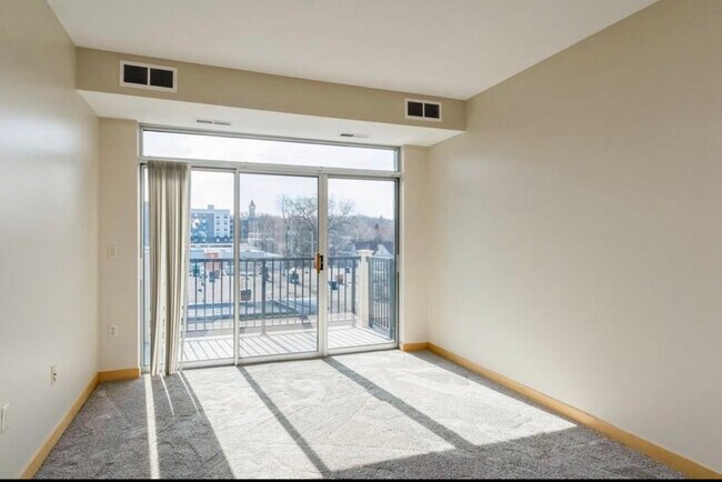 Foto del edificio - 2600 University Ave SE