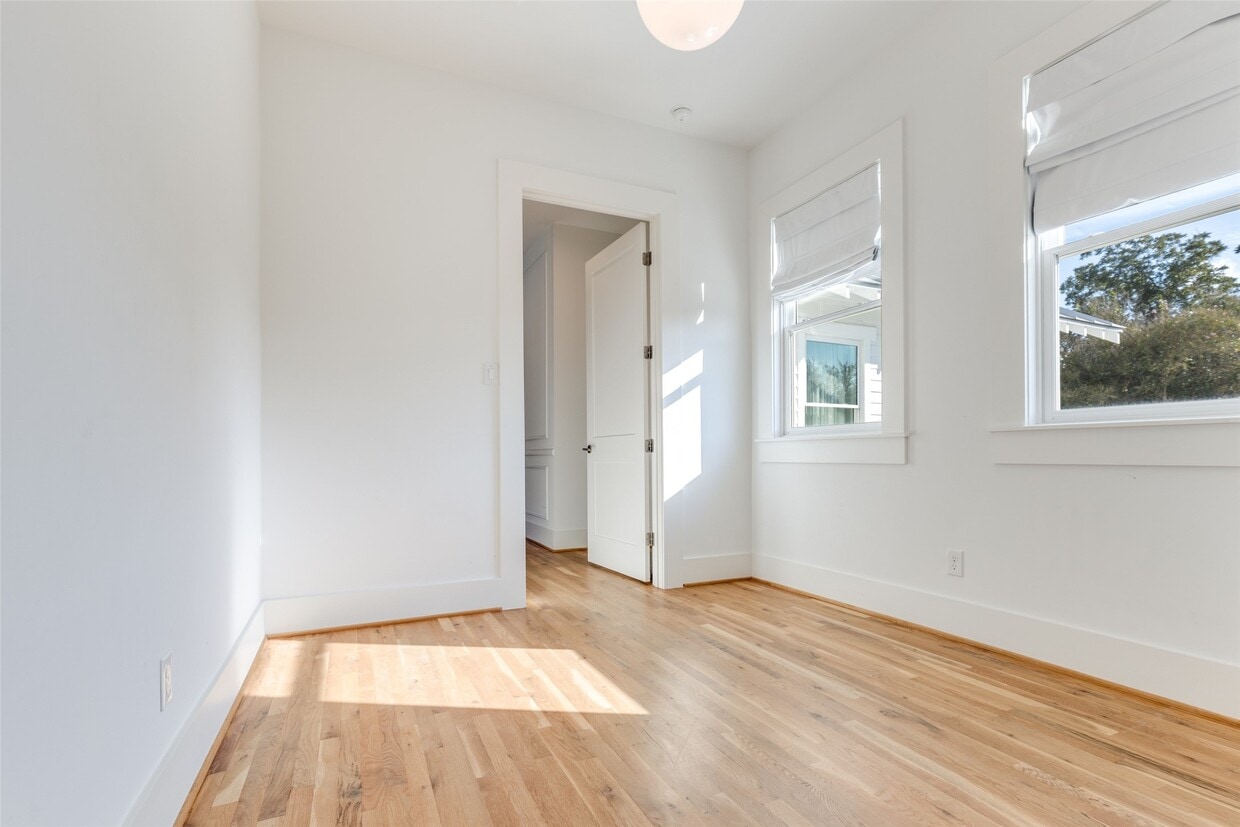 Foto del edificio - 709 E 13th St