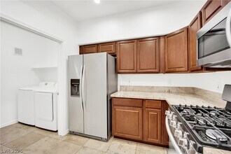 Building Photo - 8725 W Flamingo Rd
