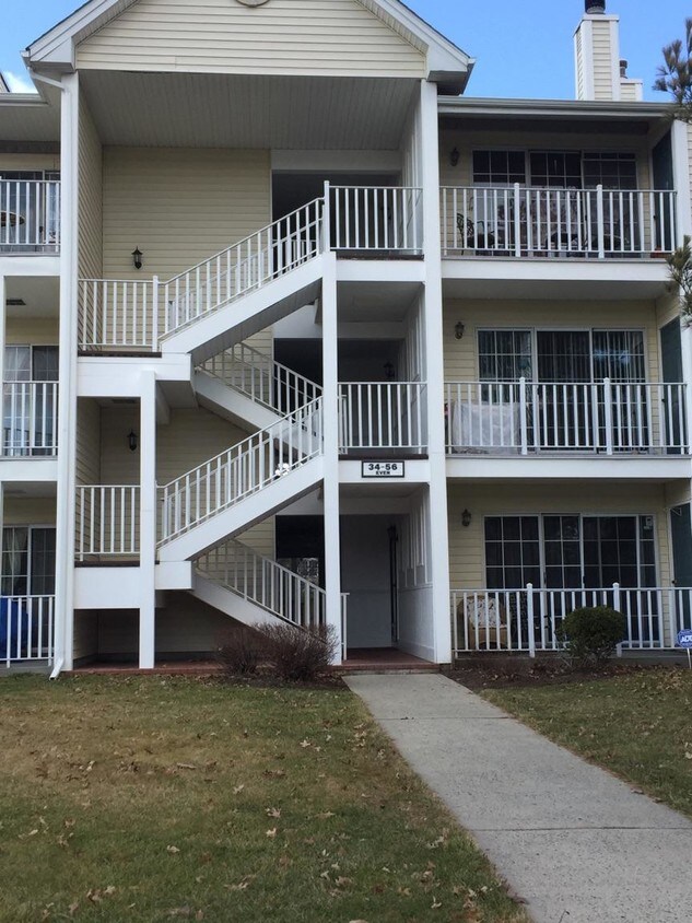 56 Amethyst Way, Franklin Township, NJ 08823 Condo for Rent in