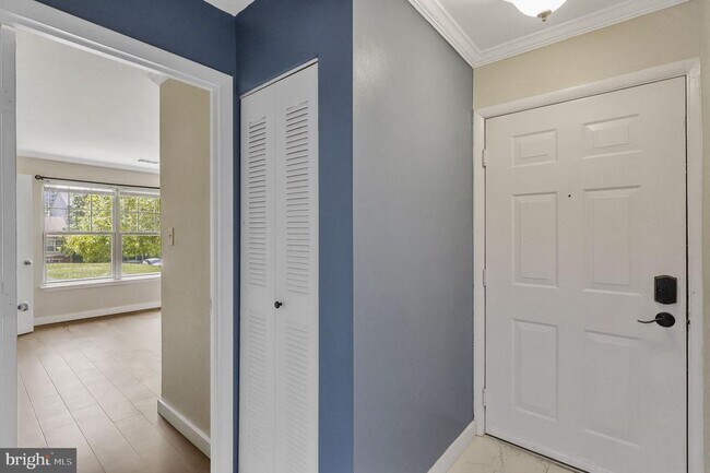 Foto del edificio - 1725 Ascot Way
