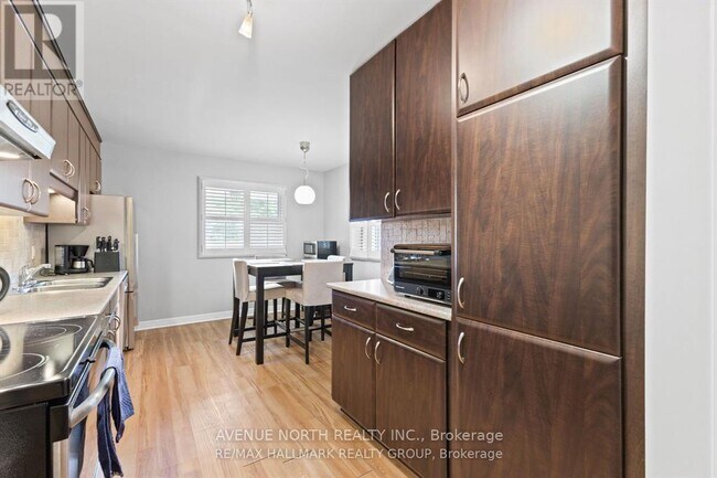 Building Photo - 1215 Willowdale Ave