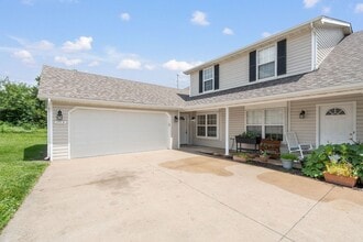 Building Photo - 1713-1715-1715 Louise Cir
