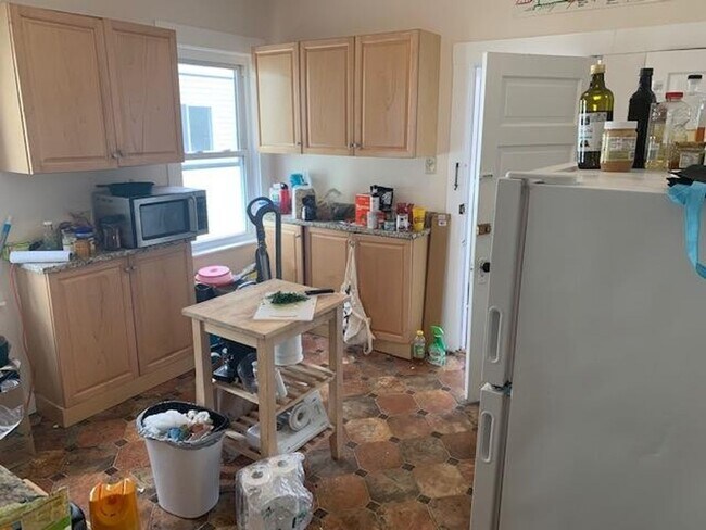 Photo - 110 Line St Apartment