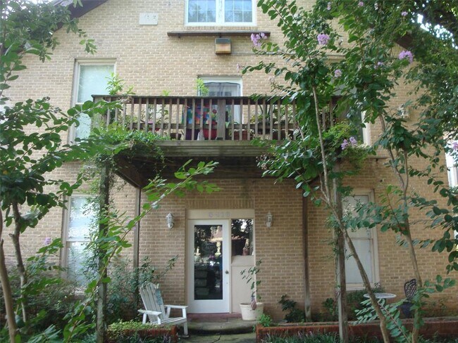 Building Photo - 3416 Morrison St