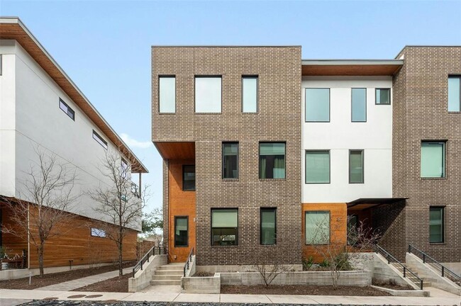 Building Photo - 900 S 2nd St
