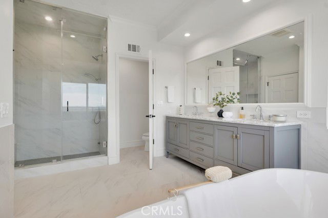 Foto del edificio - 5952 Woodland View Dr