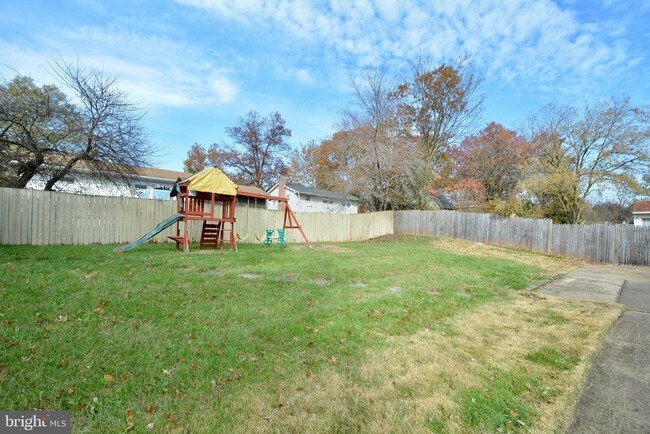 Building Photo - 1701 N Brandon Ave