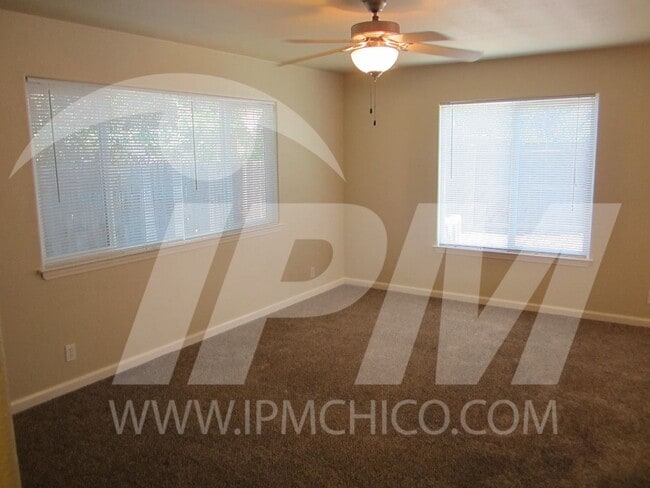 Building Photo - 583 Morgan Dr