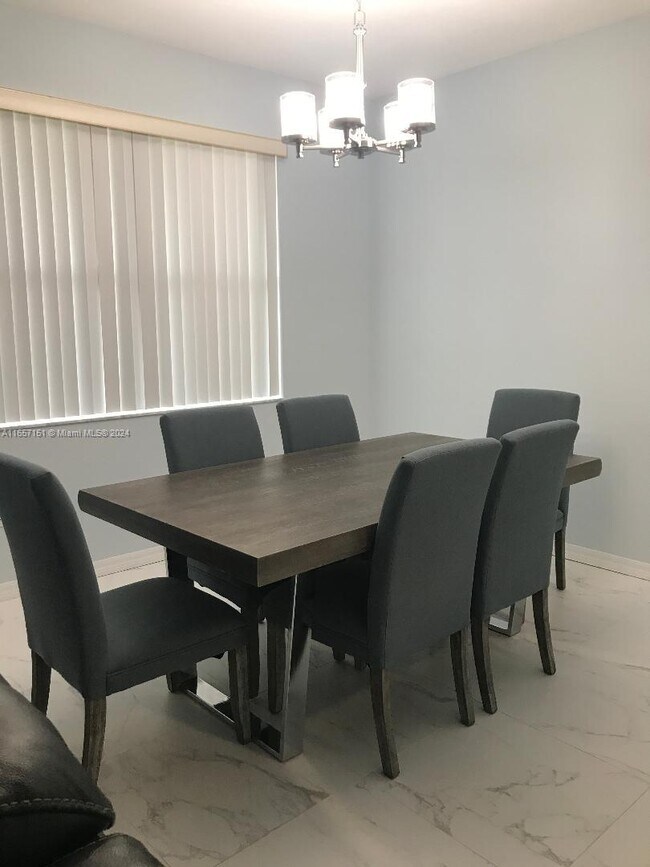 Foto del edificio - 8964 W Flagler St