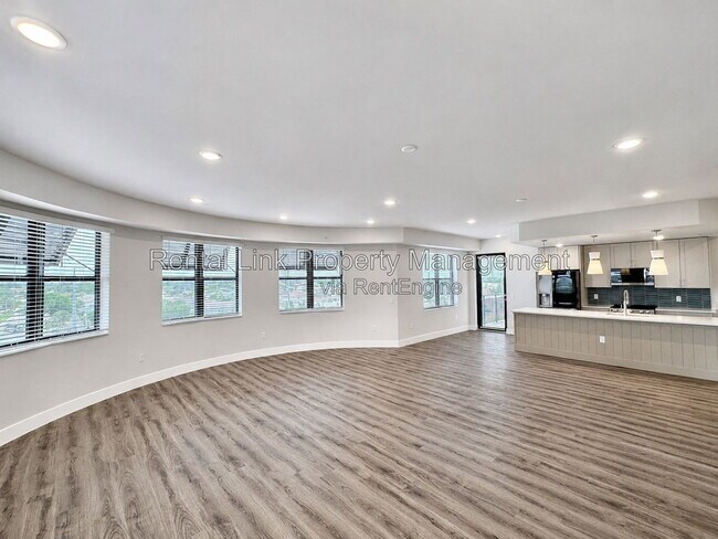 Foto del edificio - 414 Cape Coral Pkwy E