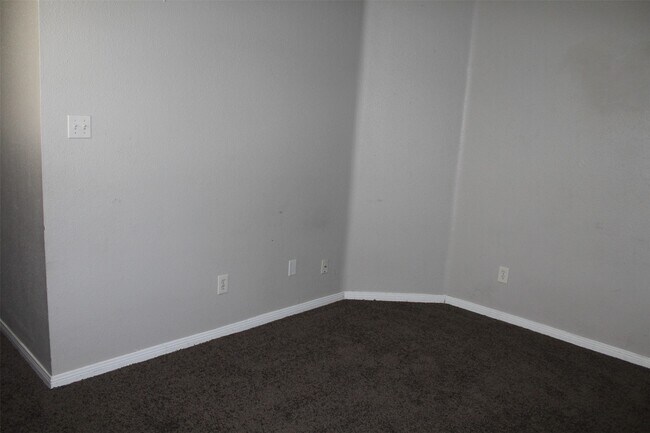 Foto del edificio - 5810 Twisted Pine Ct