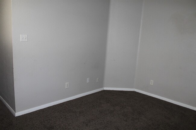 Building Photo - 5810 Twisted Pine Ct