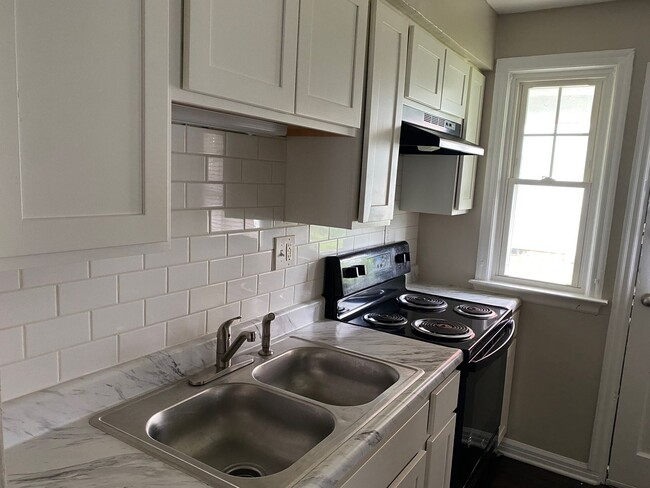 Building Photo - 363-369 Unit 1