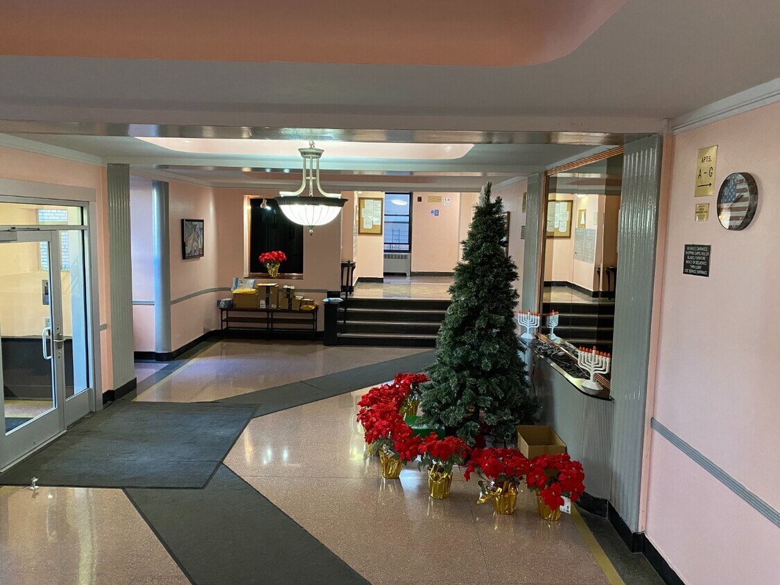 Primary Photo - 260 Ocean Pkwy