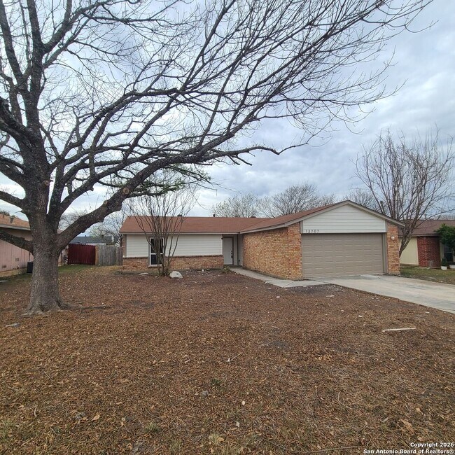 Foto del edificio - 3 Bedrooms 1 and 1/2 Bath