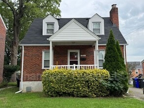 Building Photo - 817 N Jefferson St