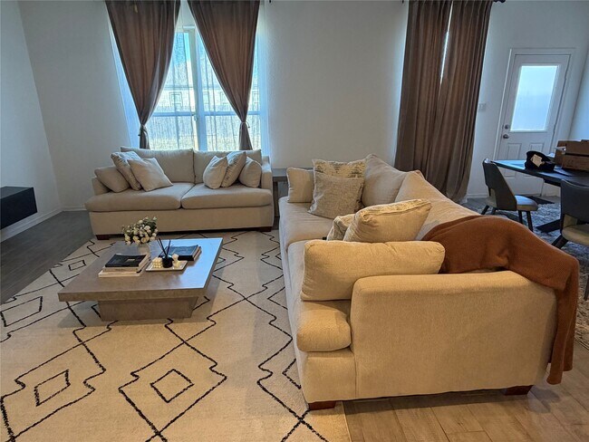 Building Photo - 9662 Caney Trails Rd