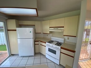 Building Photo - 98-1434B Kaahumanu St