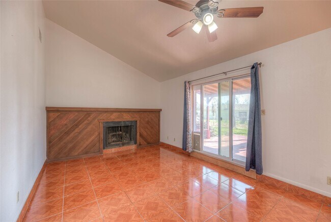 Foto del edificio - 25634 Chestnut Ln