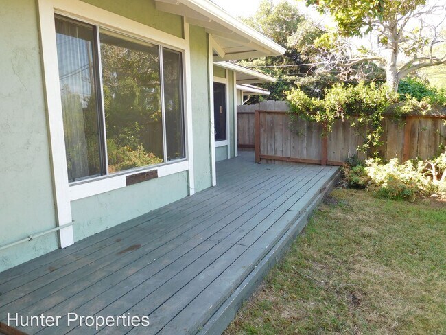 Building Photo - 2 br, 1 bath Apartment - 1075 GARDENA RD.