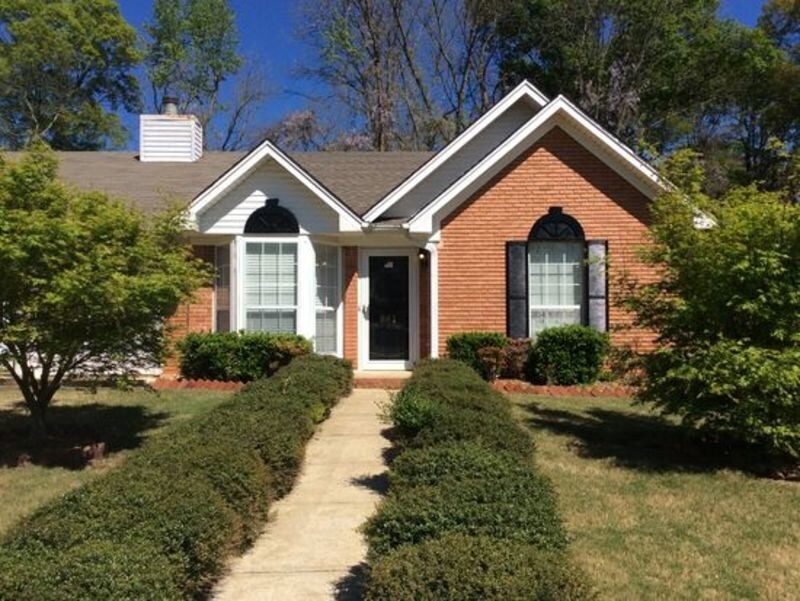 Foto principal - 861 Springville Dr