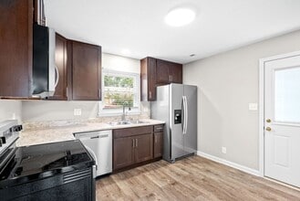 Building Photo - 147 Darlene Dr