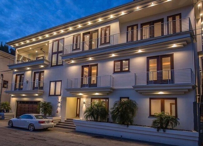 Foto del edificio - 8827 Evanview Dr