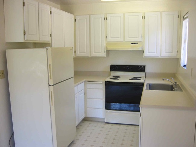 Kitchen - Gerstle Park Apartments