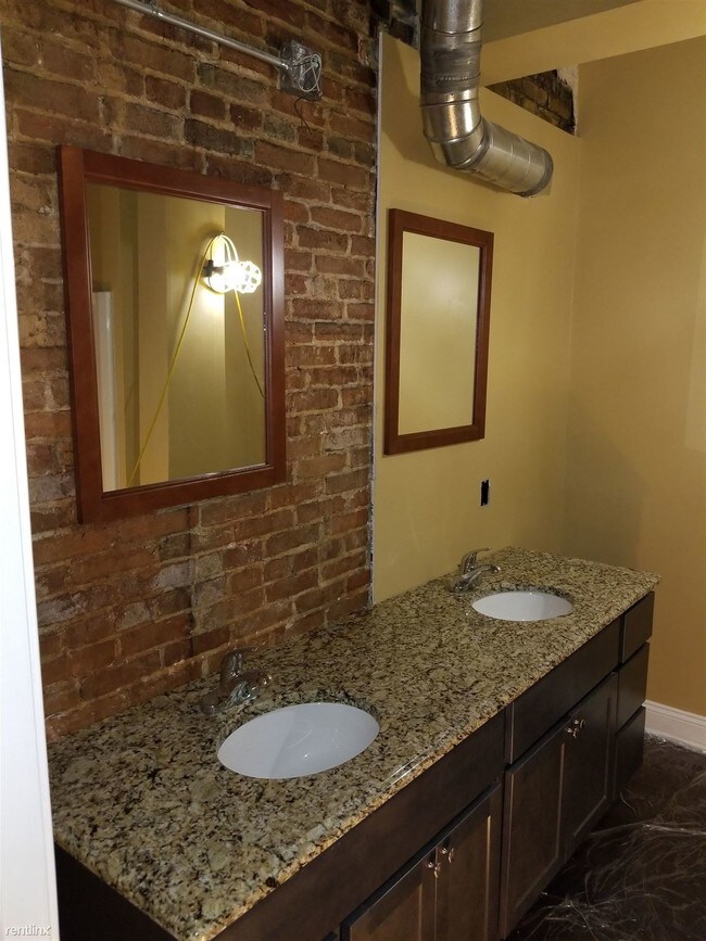 300 Fulton St E Grand Rapids Mi 49503 Condo For Rent In Grand