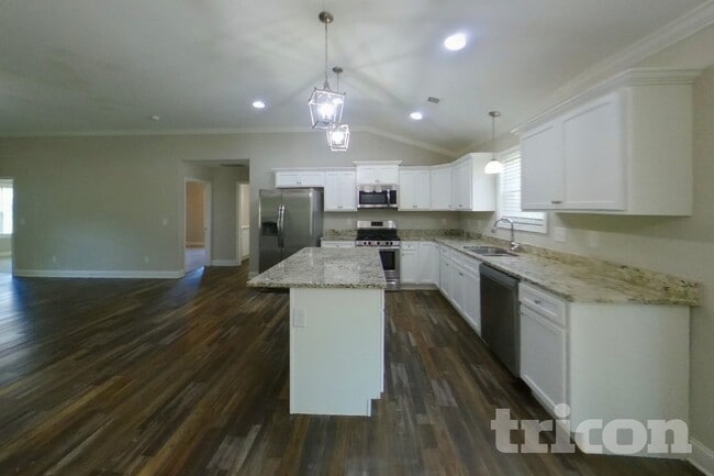 Building Photo - 228 Hallmark Cir