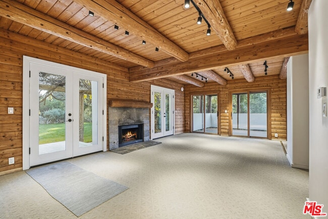 Building Photo - 373 Loftyhill Dr