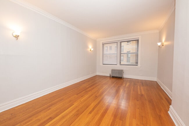 Building Photo - 615 Hinman Ave