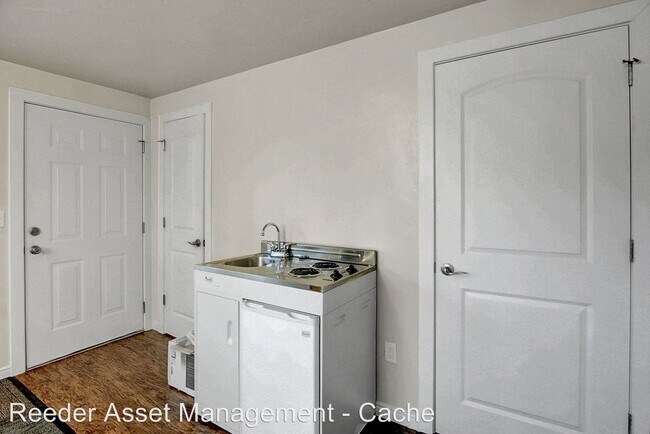 Building Photo - 55 E 500 N