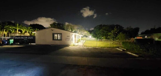 Foto del edificio - 2932 NW 59th St