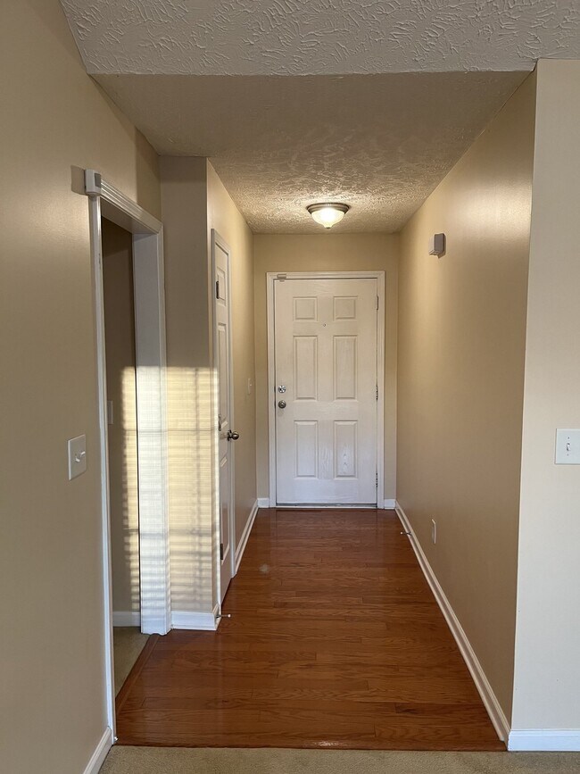 Building Photo - 2011 Orlimar Ct